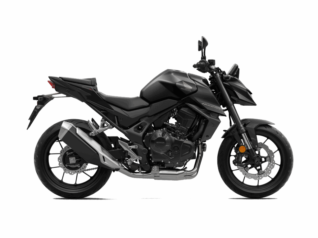 Seitenansicht eines mattschwarzen Honda CB 750 Hornet Sportmotorrads mit kantiger Karosserie, Einzelsitz, freiliegendem Motor und großem Auspuff, geparkt auf einem schlichten weißen Hintergrund. Rider's Point der Kaltenbach Gruppe. Dein Partner für BMW Motorrad und Honda.