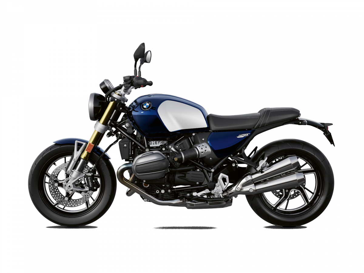 Ein blaues und silbernes BMW R 12 nineT Motorrad wird in einer Seitenansicht gezeigt. Es zeichnet sich durch ein modernes Design, einen schwarzen Sitz, große Vorder- und Hinterreifen und freiliegende mechanische Komponenten aus. Rider's Point der Kaltenbach Gruppe. Dein Partner für BMW Motorrad und Honda.